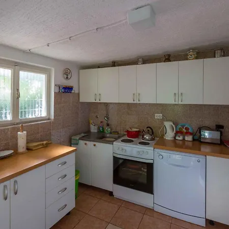 In 39237 * Crikvenica