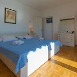 In 39237 * Crikvenica